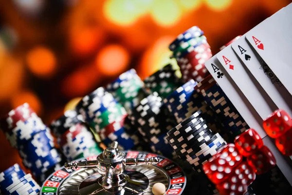 Live Super Sic Bo table on deposit 5k showing dice cage, bet slip, and live results